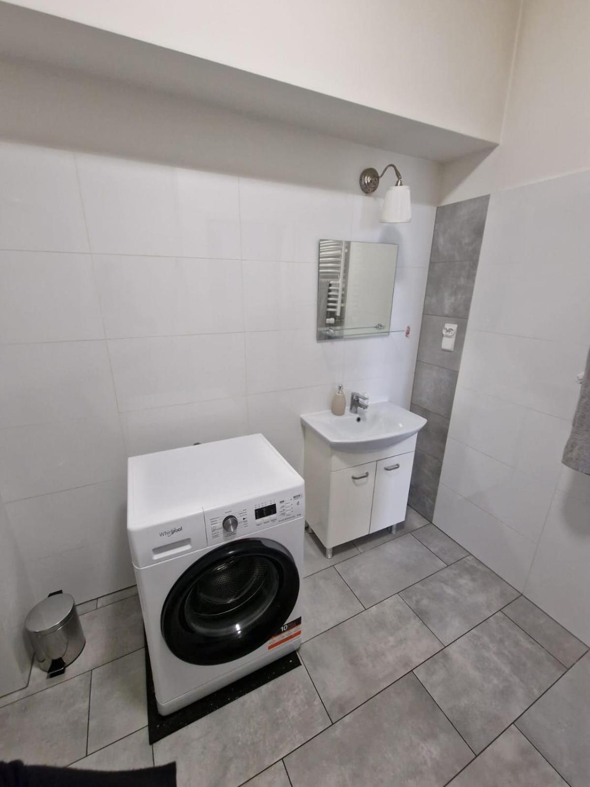 Apartament W Koninie Przy Ul. Wiosny Ludow โคนิน ภายนอก รูปภาพ